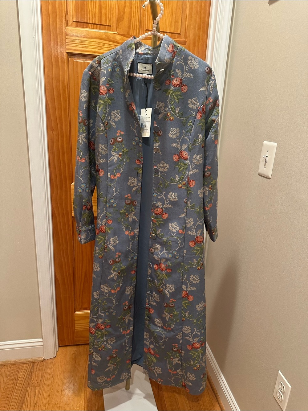 Light Blue Floral Long Coat- Will fit more Sz Large/ XL - Picture 7 of 16